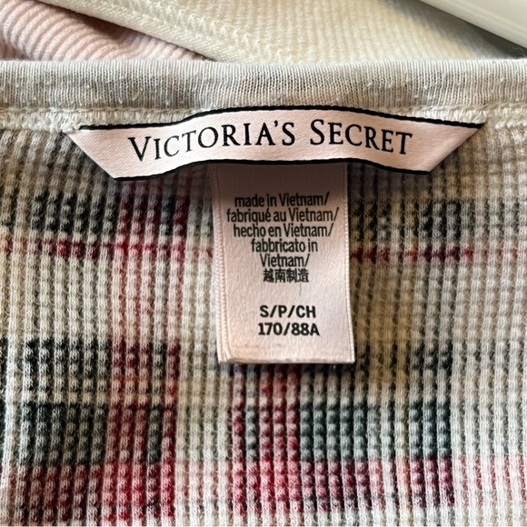 Victoria’s Secret Holiday Plaid Thermal Pajama Top - Picture 4 of 4